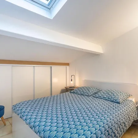 Les Maldives-2 By Interhome